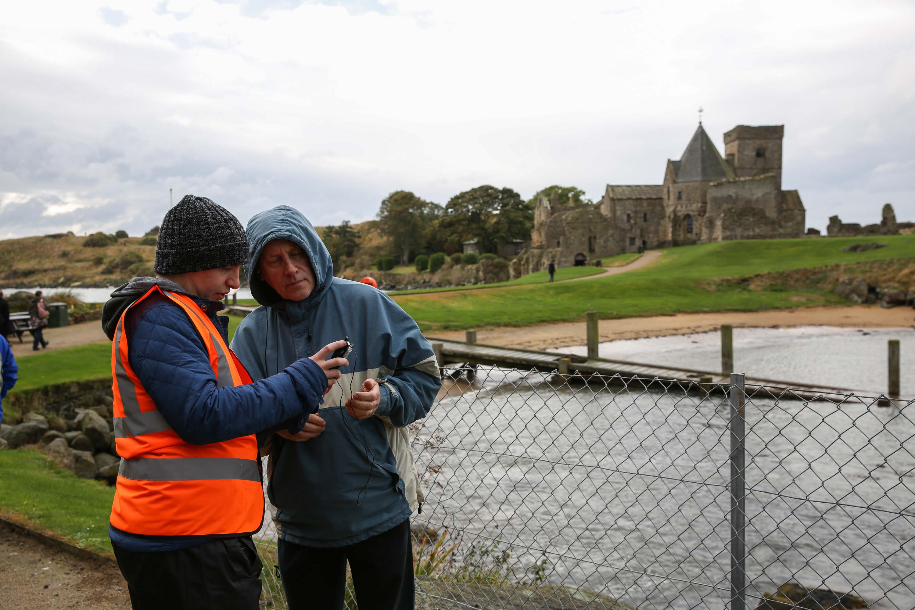 First encounter with the island, the performance and technology